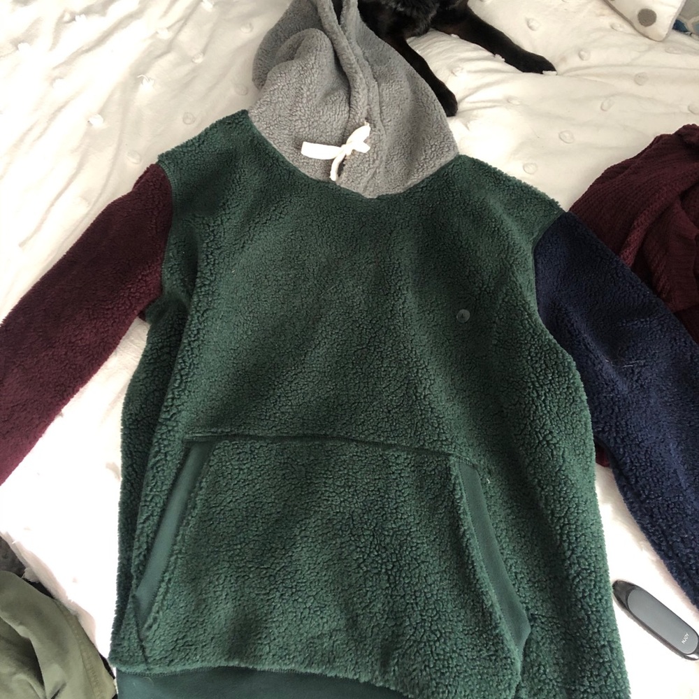 Sweatshirt